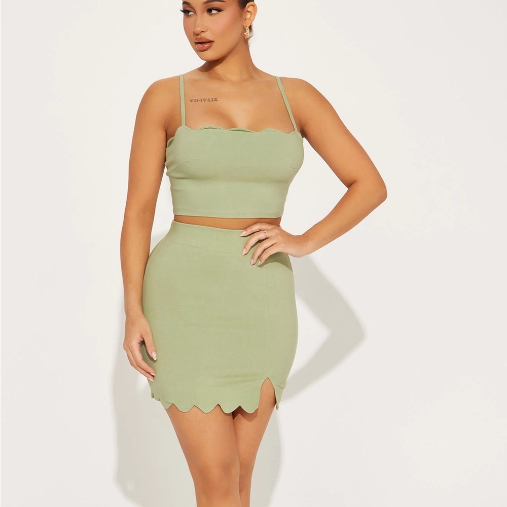 Iris Scalloped Sage Green Two-Piece Set size small
